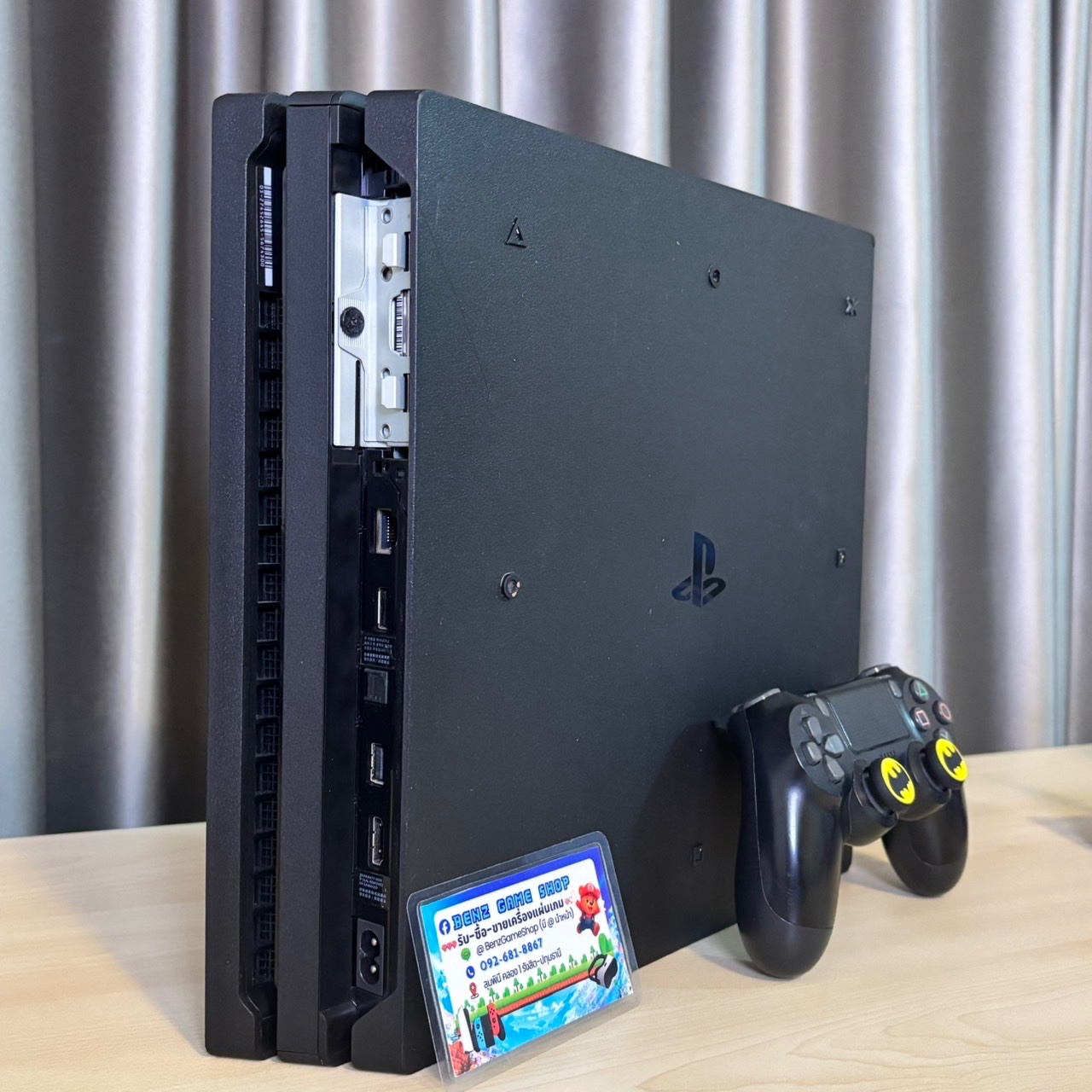 PlayStation 4 Pro เซ็ตพร้อมเล่น + 3 เกม (มือสอง)