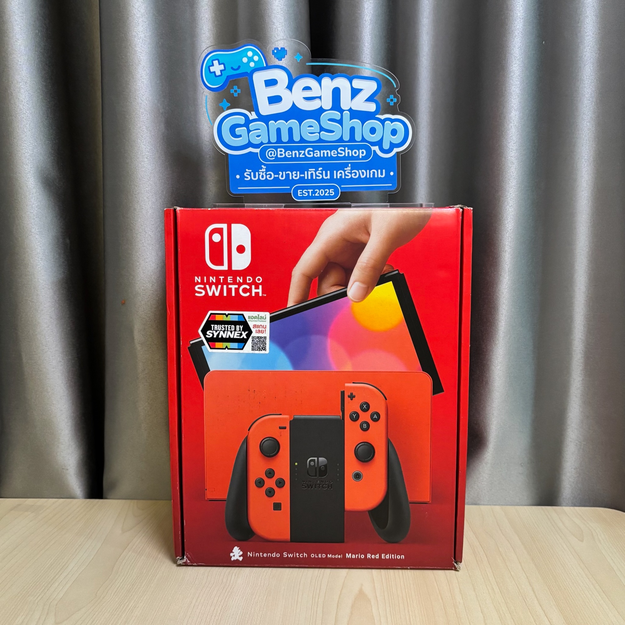 Nintendo Switch OLED รุ่นพิเศษ Mario Red Edition เซ็ตครบพร้อมอุปกรณ์ (มือสอง)